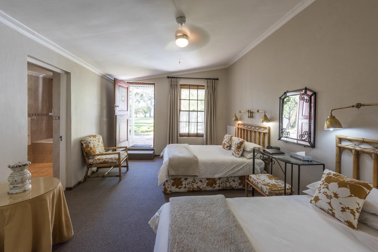 Lord Milner Hotel Matjiesfontein Екстериор снимка